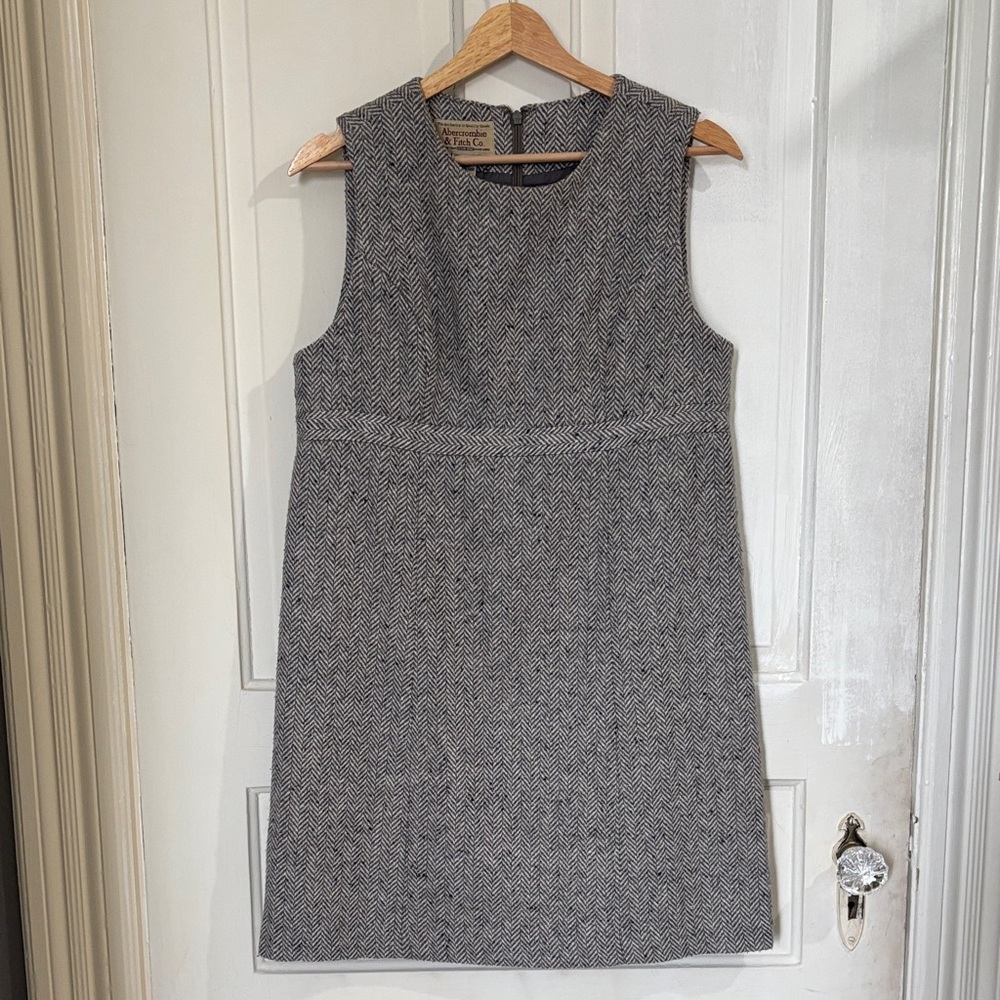 Abercrombie & Fitch Gray Herringbone Sleeveless Shift Dress